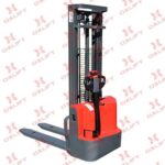 Фото 27 - Самоходный Штабелер AX-2510 OXLIFT 2,5 м 1000 кг.