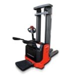 Фото 26 - Самоходный Штабелер с Платформой для Оператора BX-3515 OXLIFT 3,5 м 1500 кг.