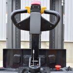 Фото 18 - Самоходный Штабелер BX-5515 FFL OXLIFT 5,5 м 1500кг.