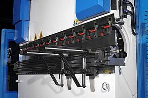 Фото 38 - MetalTec HBM 125/2500C Листогибочные гидравлические прессы с ЧПУ контроллером TP10S.