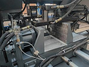 Фото 16 - MetalTec BS 300 CA автоматический колонный ленточнопильный станок.