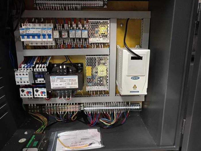 Фото 8 - MetalTec MBS 430 CА автоматический колонный ленточнопильный станок.